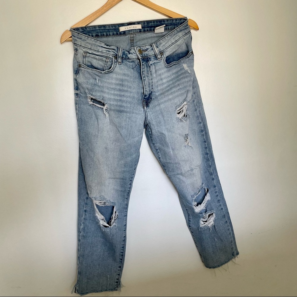 High rise, distressed cropped jeans!